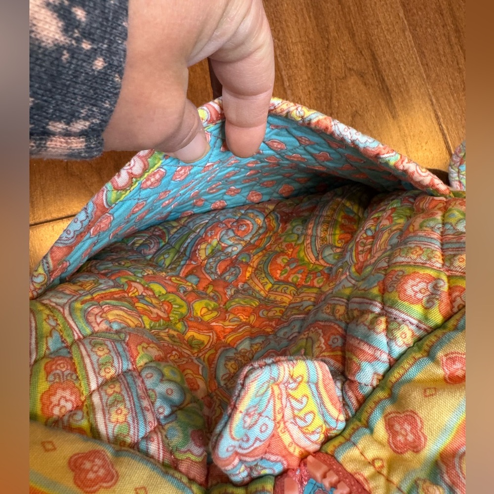 QK TANGIERS Quilted Duffel Bag in a Paisley Pattern - Picture 7 of 10